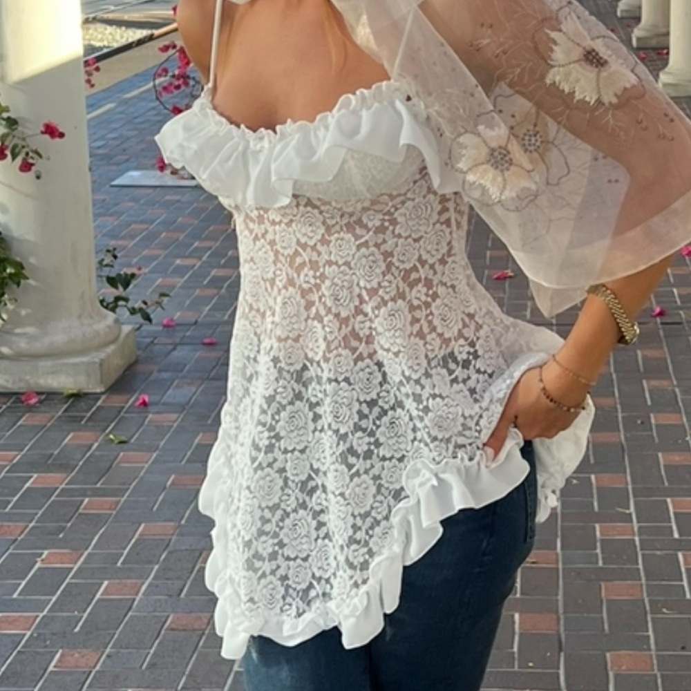 Flowy lace cami